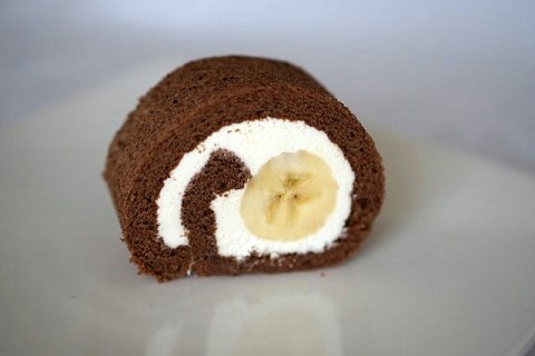 バナナココアロールケーキ